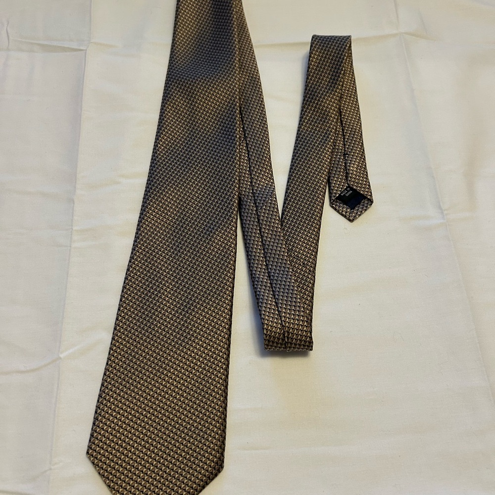 Jones New York Geometric Black and Gold Tie